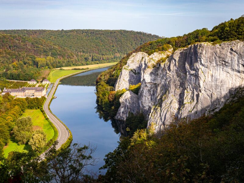 Tussen rots en rivier